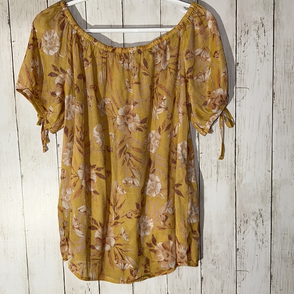 Harve' benard Floral Top - Picture 5 of 5